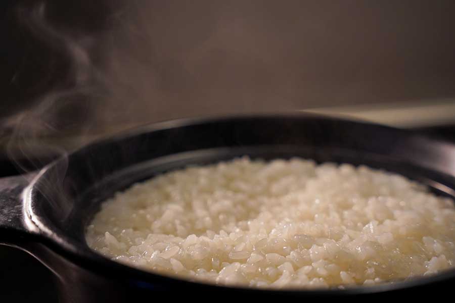 土鍋で炊きあがったごはん（写真はイメージ）【写真：写真AC】