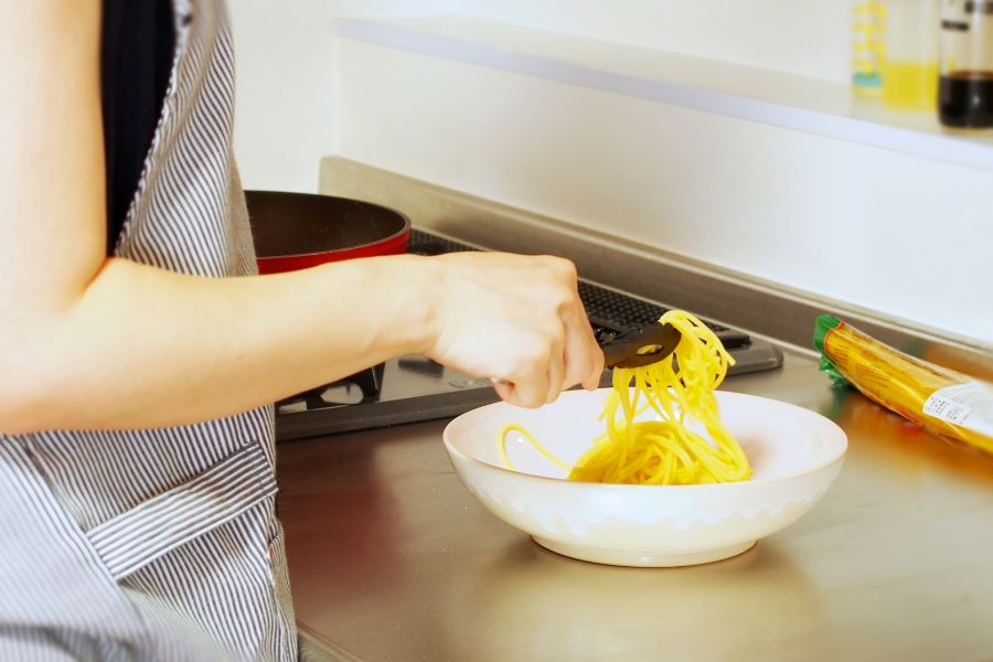 ささっと作れるパスタは、夏休みの食事の強い味方に（写真はイメージ）【写真：写真AC】