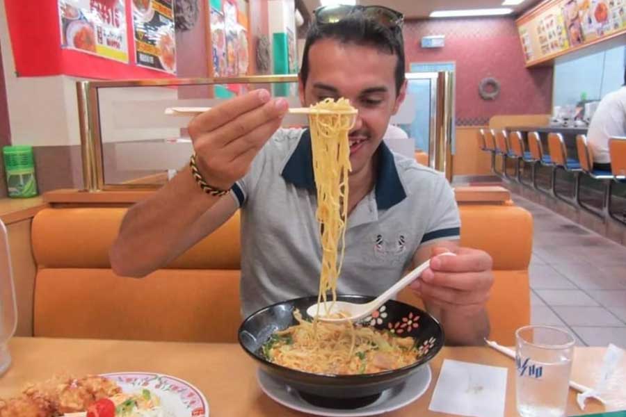 日本に到着した日に食べたというラーメン【写真提供：ルカ・コッカロ】