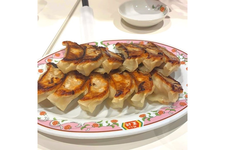 焼き餃子の釘付けに【写真提供：ミリア】