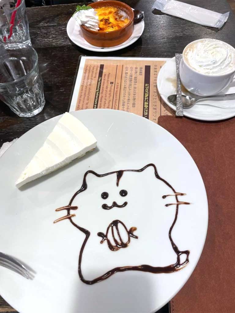 フランス人がケーキのお皿に描かれたイラストに「日本らしいKawaii文化」と感激【写真提供：マチス】