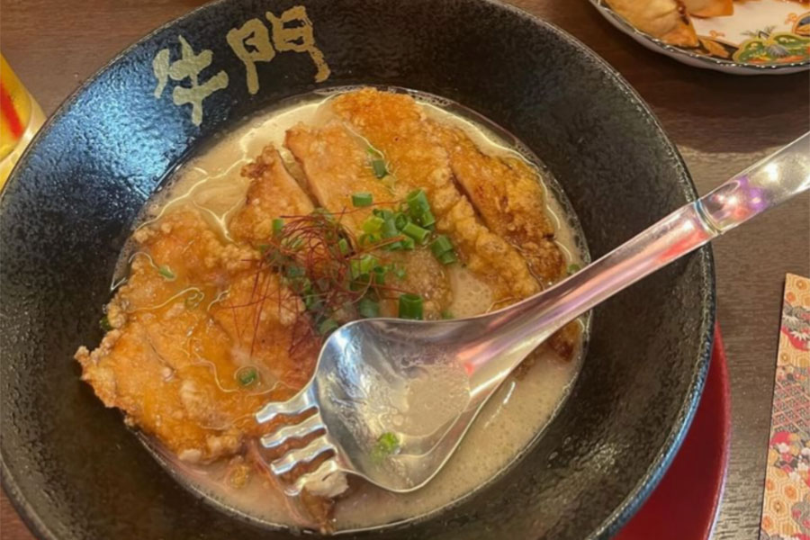 ハラルラーメン専門店のラーメン【写真：マチス】