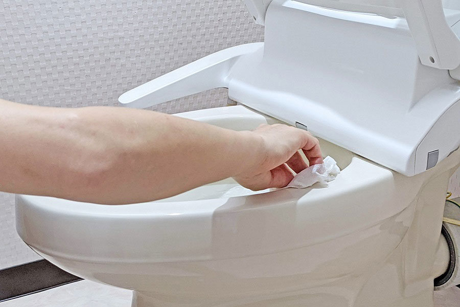 トイレ掃除（写真はイメージ）【写真：写真AC】