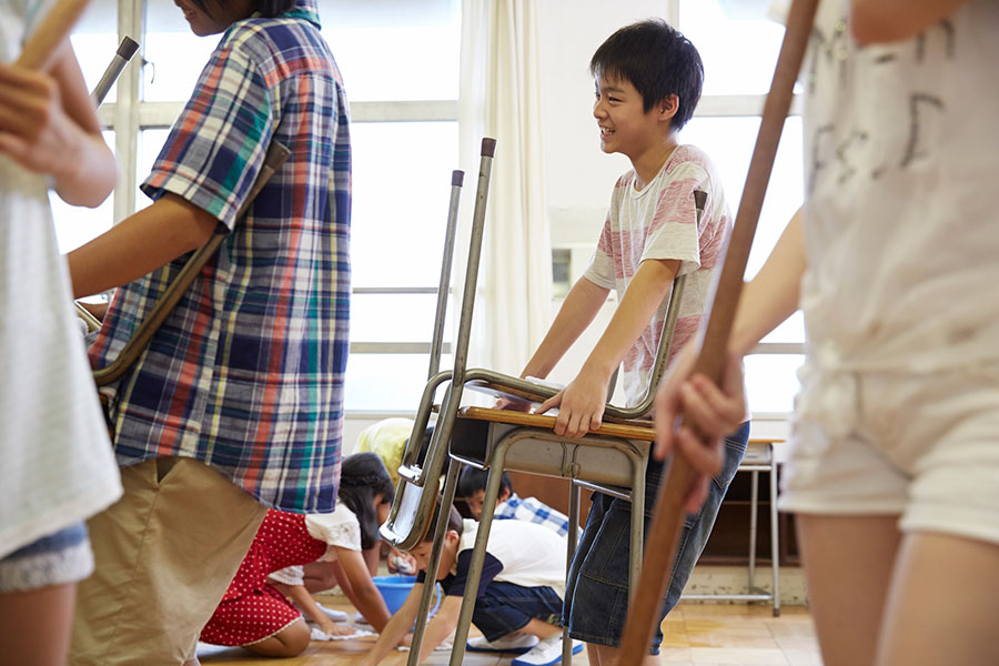 掃除の時間がある日本の小学校（写真はイメージ）【写真：PIXTA】