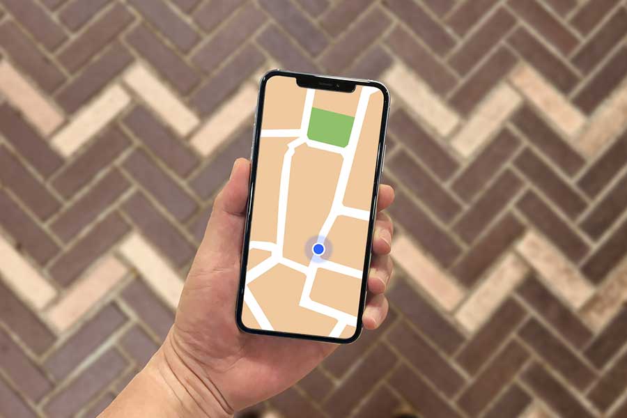 初めて行く場所では欠かせない地図アプリ（写真はイメージ）【写真：写真AC】