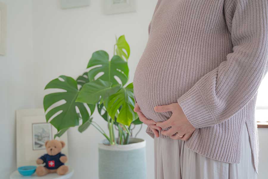 周りに気兼ねしてしまい、取得しづらいという声もある育休（写真はイメージ）【写真：写真AC】