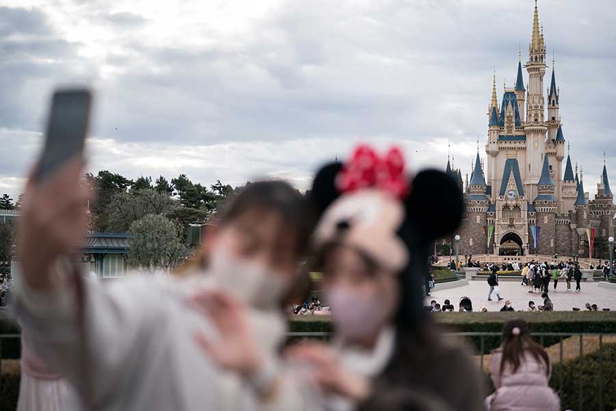 ハワイの子連れ旅行者にも大人気の東京ディズニーランド（写真はイメージ）【写真：Getty Images】