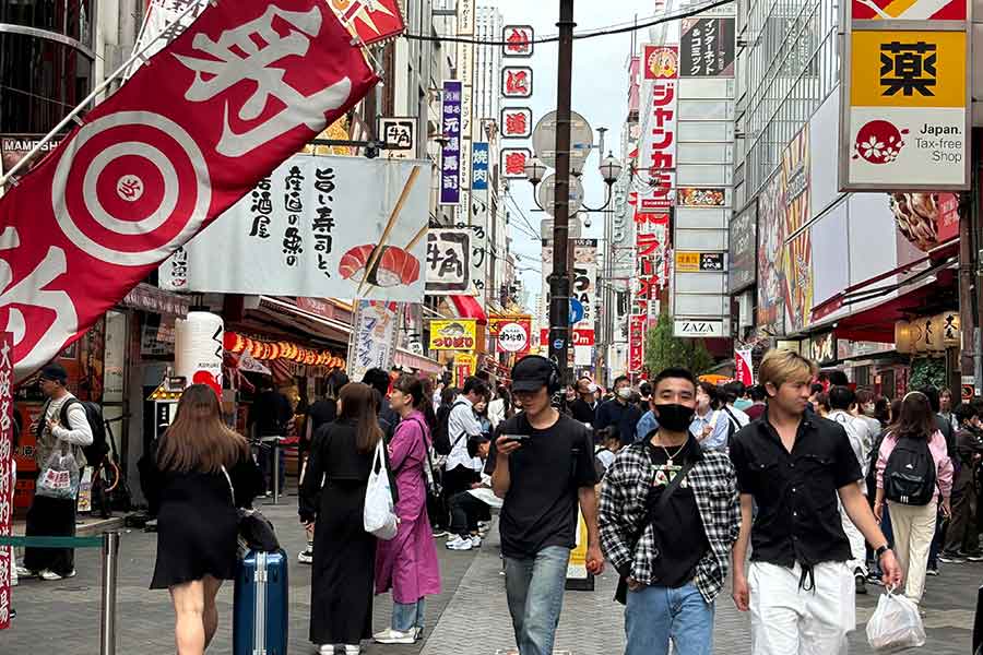 多くの外国人観光客でにぎわう大阪【写真：Getty Images】