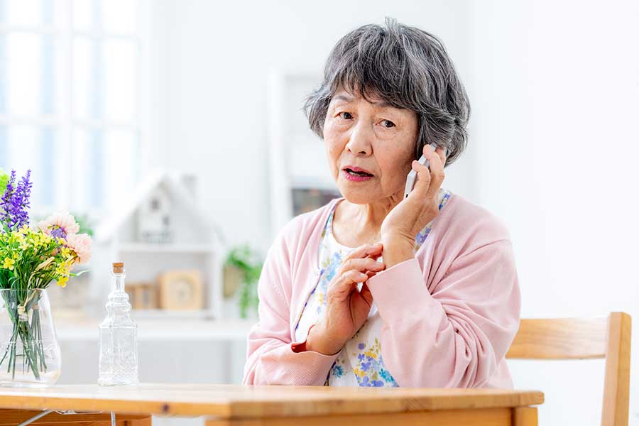 都内でひとり暮らしをする母から突然の相談が…（写真はイメージ）【写真：PIXTA】