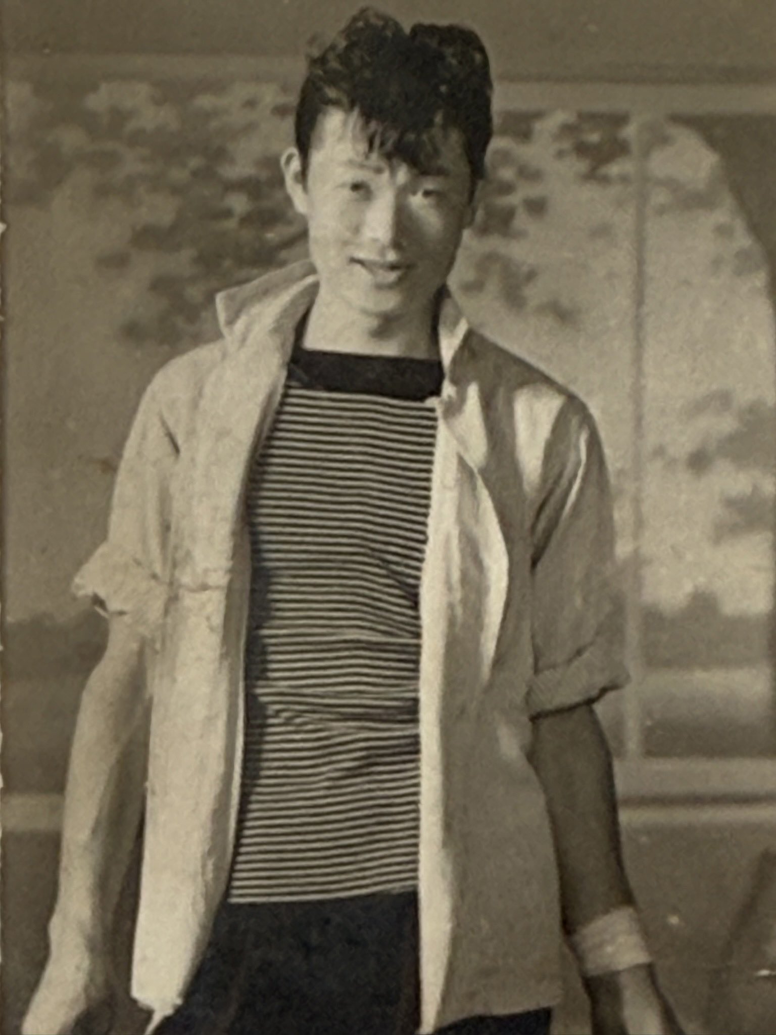 18歳の頃の父親。すでにファッショナブル！【写真提供：しろちんLv.57（@shiroshiro79）さん】