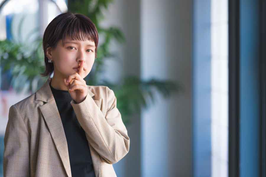 日本人が「しっ！　声大きいよ！」と注意し合う様子を見てびっくり（写真はイメージ）【写真：PIXTA】