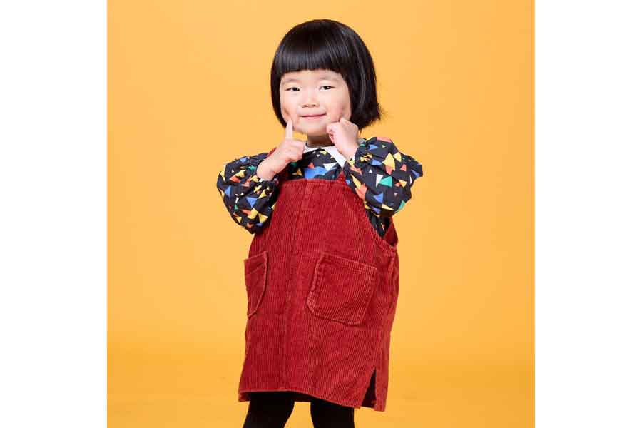 プロのカメラマンに撮影してもらったフォトジェニックな娘さん【写真提供：なつこ（@natsukomataaka）さん】