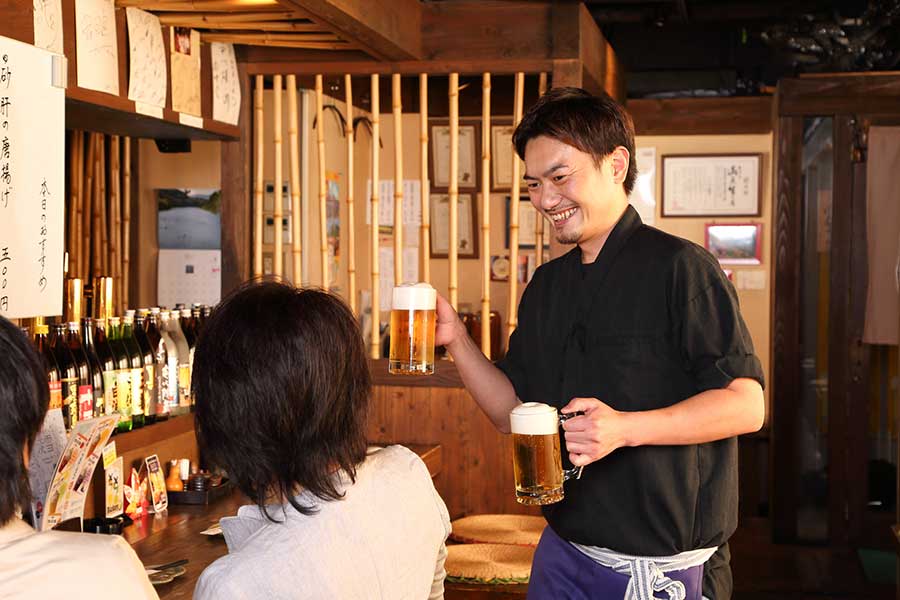 「言葉が通じないこともあるけど、ホテルや飲食店、そのほかのお店でもみんなすごくいい人たちばかり」（写真はイメージ）【写真：PIXTA】