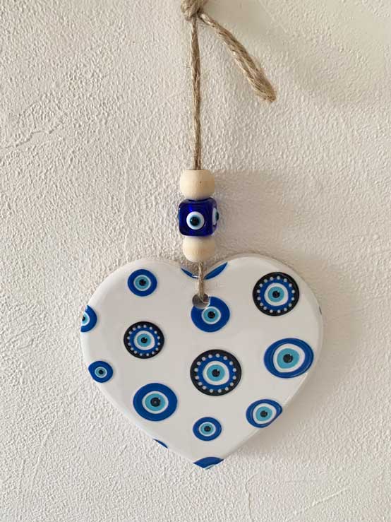 ラビットさんが持参したお土産【写真：Hint-Pot編集部】