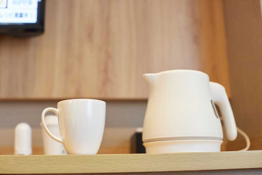 客室に備えつけられたケトルを持ち帰ってしまう人が（写真はイメージ）【写真：PIXTA】