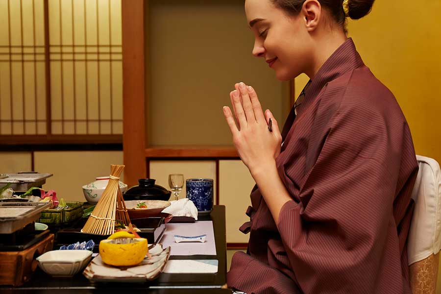 「『ありがとう』や『ごちそうさまでした』とかの単語しか言えないけれど」と、日本語で気持ちを伝える努力をしているそう（写真はイメージ）【写真：PIXTA】