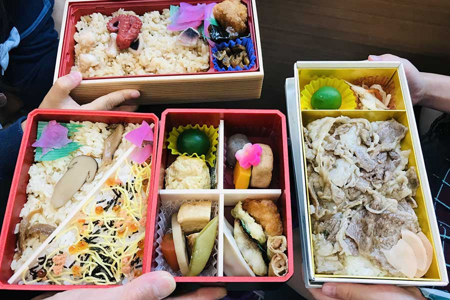 ファビオさんは、チューリッヒ駅で日本スタイルの駅弁が買えるようになったことに驚き！（写真はイメージ）【写真：写真AC】