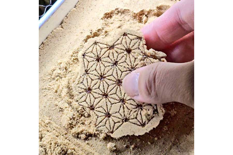 「繊細すぎて」最初は割れてしまったそう【写真提供：毛糸（@hhimtksk）さん】