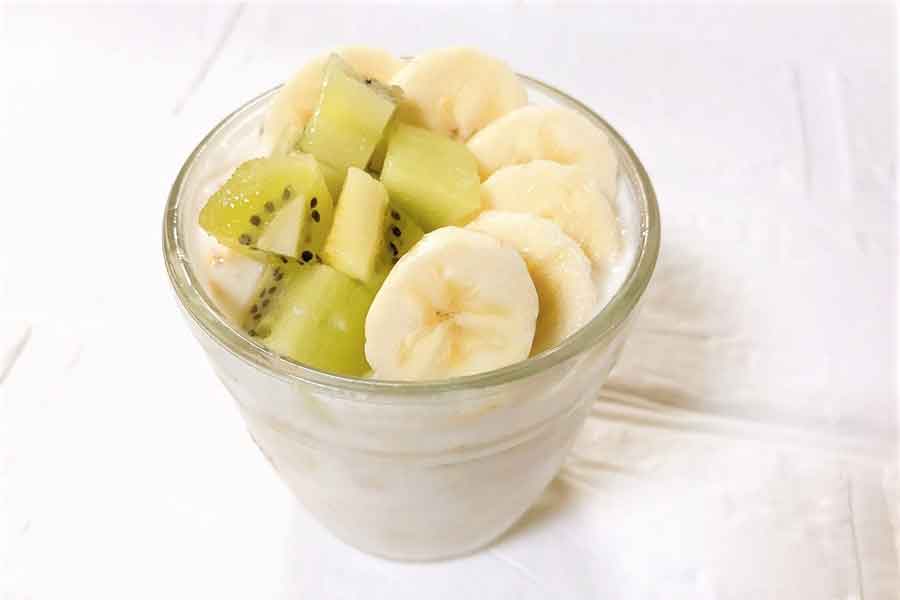 オリゴ糖を含むキウイやバナナはヨーグルトと相性が良い（写真はイメージ）【写真：写真AC】