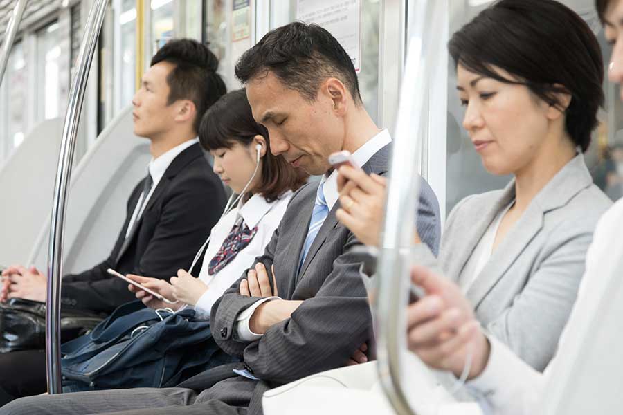 寝ている人が多いことにびっくり（写真はイメージ）【写真：PIXTA】