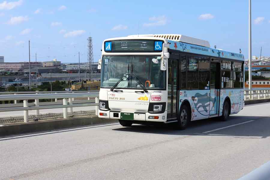沖縄でバスに乗車したカイラさん。日本の公共交通機関の素晴らしさに感動（写真はイメージ）【写真：PIXTA】