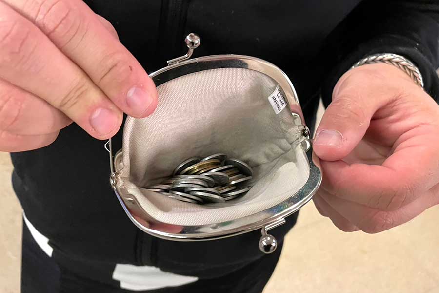 日本の小銭でいっぱい【写真：Hint-Pot編集部】