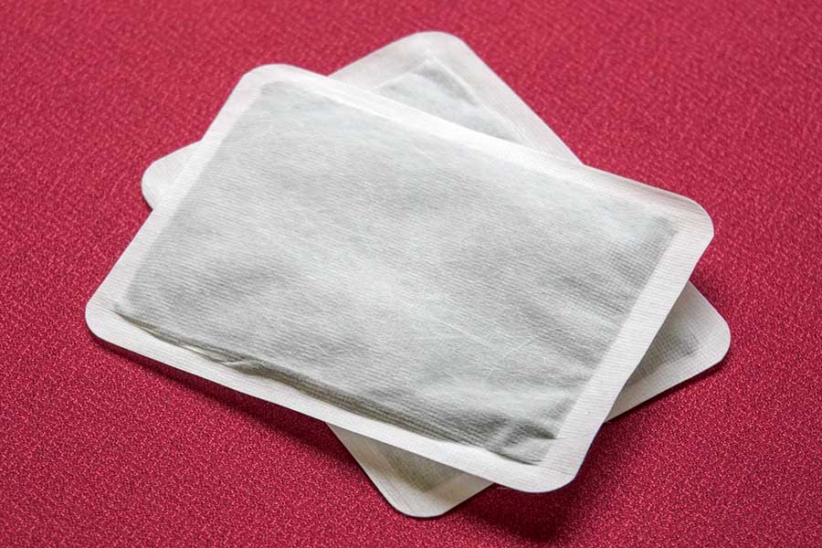 使い捨てカイロでもパックごはんの温めが可能（写真はイメージ）【写真：写真AC】