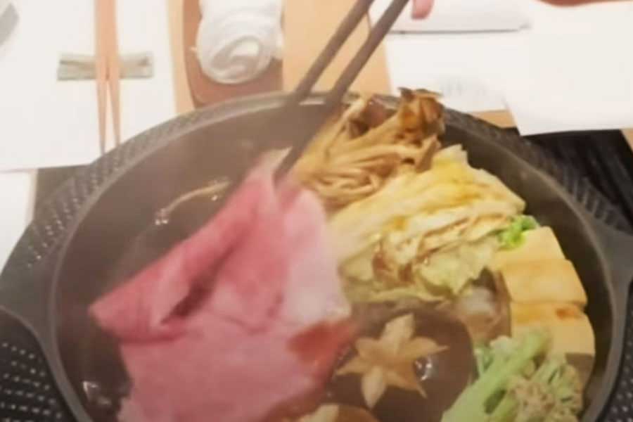 日本で食べた和牛のすき焼きに感動（スクリーンショット）