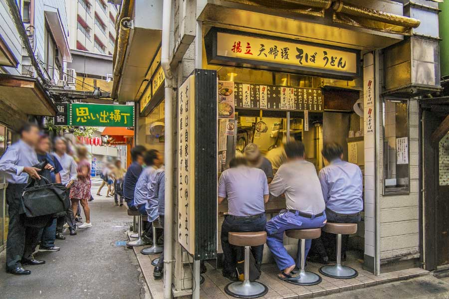 狭いスペースで営業する日本の飲食店に、アメリカ人は興味津々（写真はイメージ）【写真：写真AC】