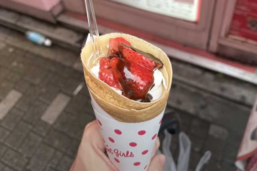 原宿で食べた「チョコレートとホイップクリームとイチゴが入っていて、本当、あれ最高だった」というクレープ（スクリーンショット）