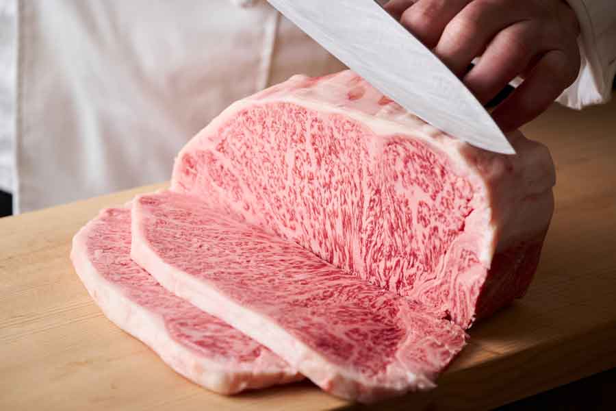 サシが入った和牛（写真はイメージ）【写真：PIXTA】