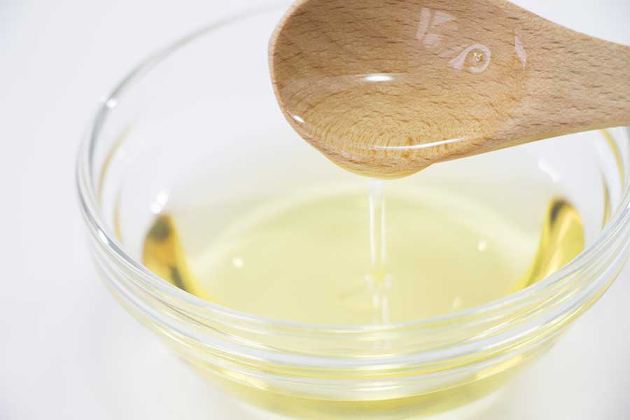 油脂や砂糖は積極的にとらなくてOK（写真はイメージ）【写真：写真AC】