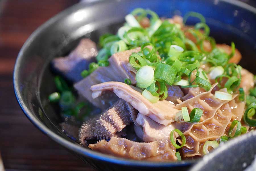 メニュー名がわからずに注文したものが、内臓系の肉料理で驚愕（写真はイメージ）【写真：写真AC】