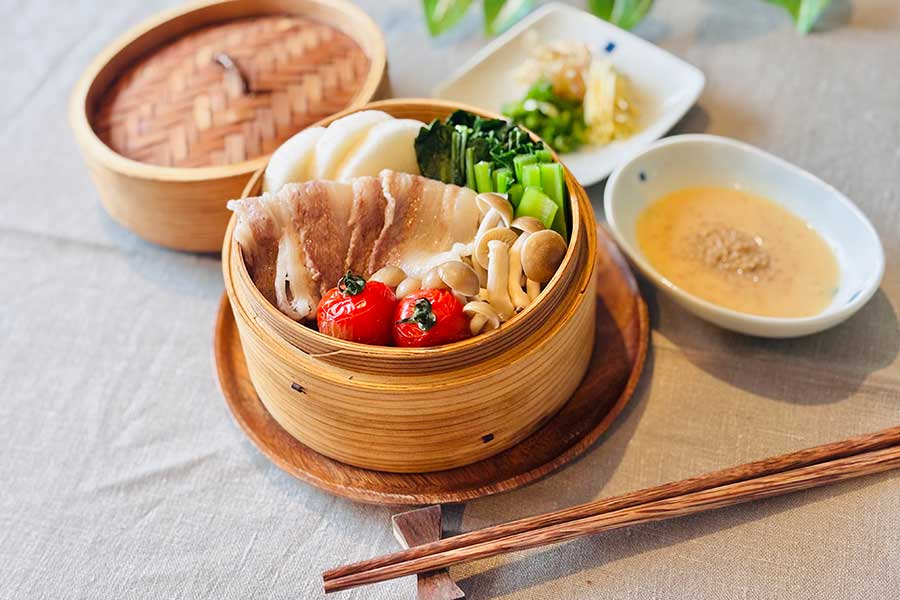 内側からじっくり潤す、薬膳せいろ蒸し【写真:かみむら佳子】