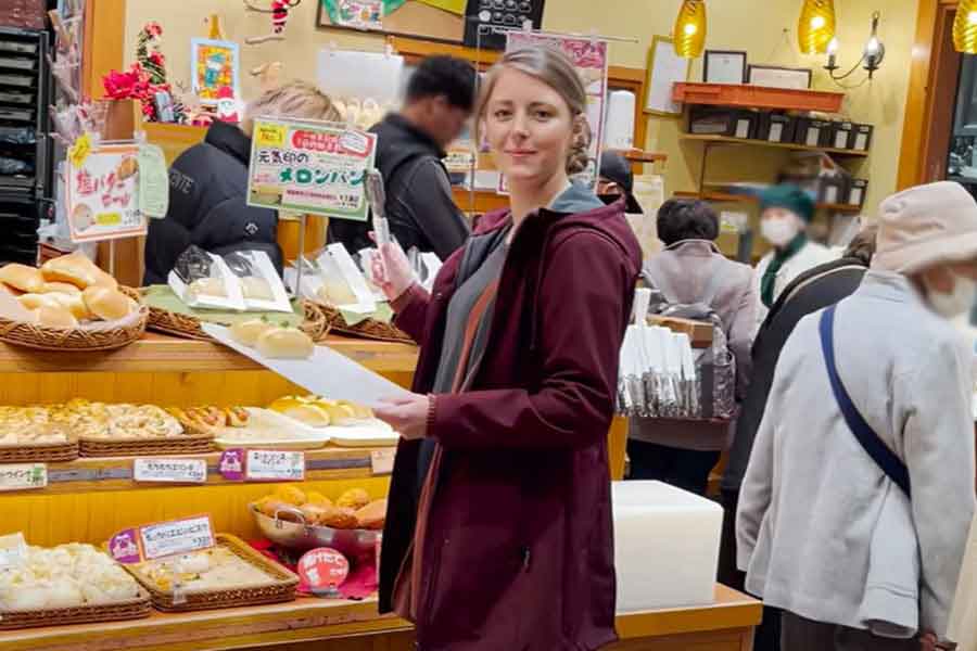 日本のパン屋が大好きなリネルさん（スクリーンショット）