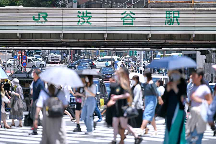 夏でも外を歩き回る人が多いことに衝撃（写真はイメージ）【写真：PIXTA】