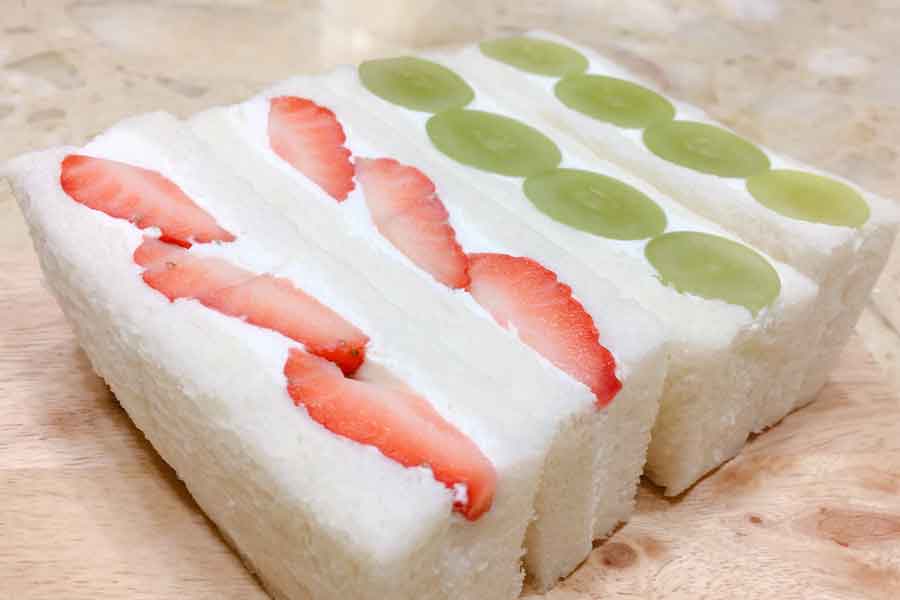 見た目も映えるフルーツサンド（写真はイメージ）【写真：写真AC】