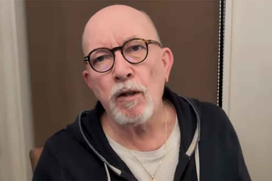 日本の居酒屋グルメを絶賛する、オレリアンさんのお父さん（スクリーンショット）