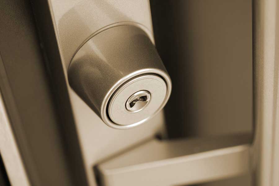 カギ穴にホコリが溜まっていると、スムーズにカギを回せない場合も（写真はイメージ）【写真：写真AC】