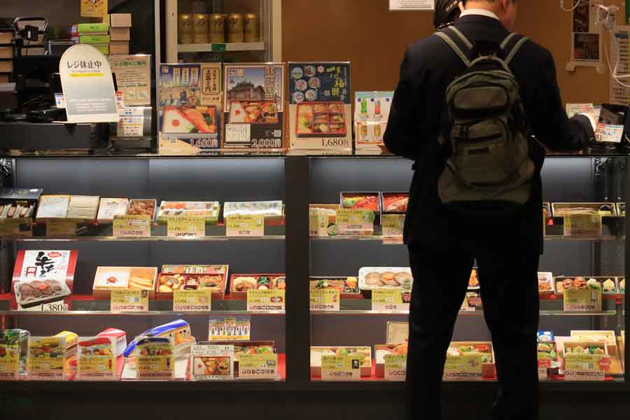 日本の駅弁にわくわく（写真はイメージ）【写真：PIXTA】
