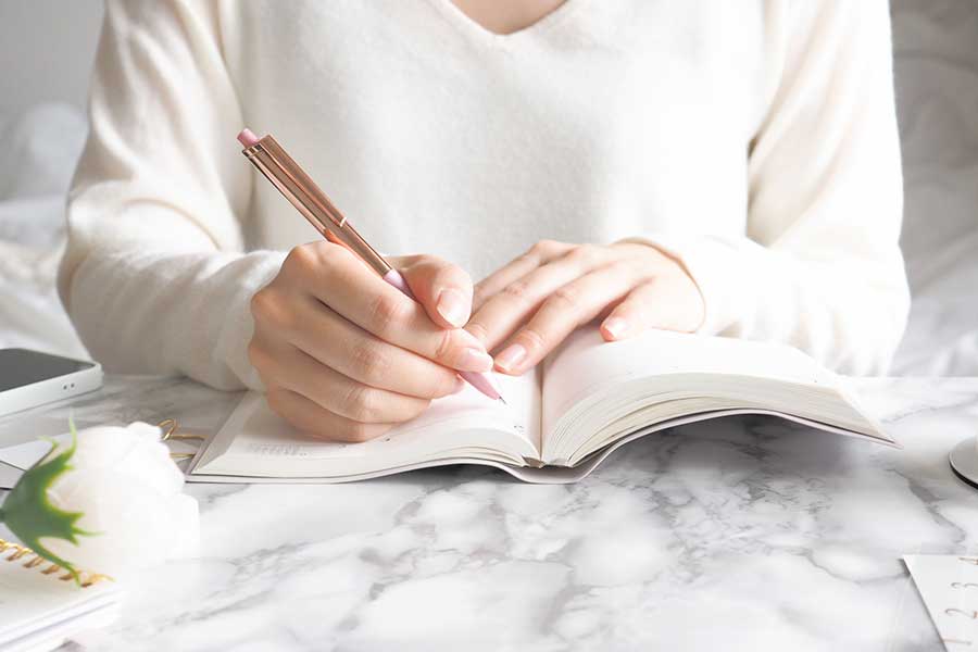 自分の気持ちを整理するためのセルフケア方法、ジャーナリング（写真はイメージ）【写真：写真AC】