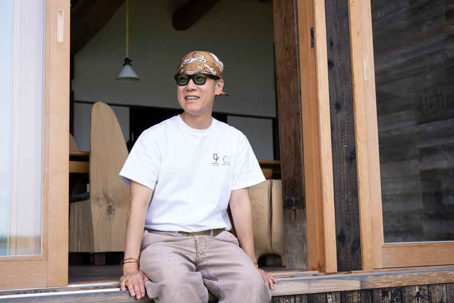 日本での住まい、天橋立の自宅で【写真:荒川祐史】