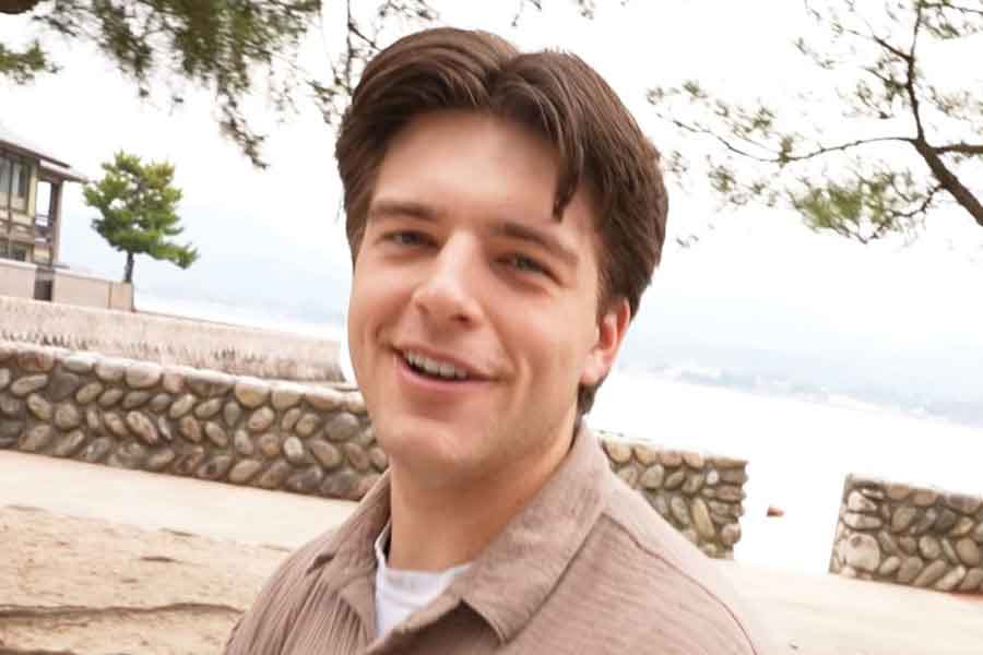 ジェイソンさんと広島を訪れたブルースさん(スクリーンショット)