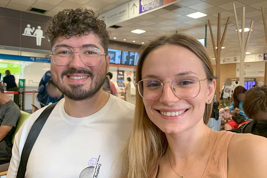 トルコから来た(左から)ベルキンさんとハンデさん【写真提供:ベルキン】