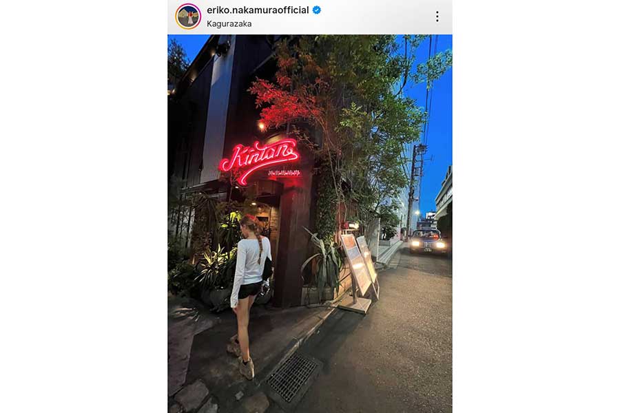 後ろ姿に驚きの声が続々（スクリーンショット）