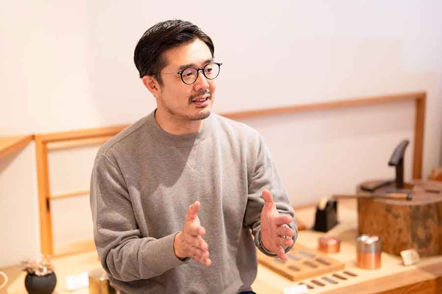 開化堂6代目の八木隆裕さん【写真：荒川祐史】