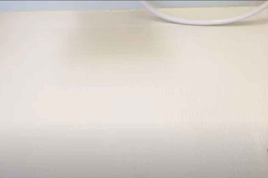 汚れが落ちてきれいになった、浴室の床（スクリーンショット）