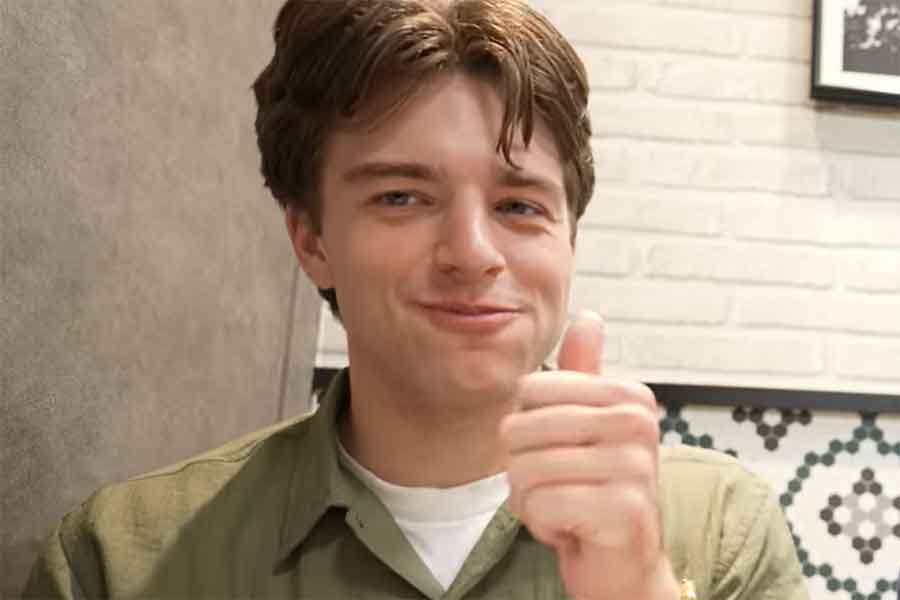 アメリカ人のブルースさん（スクリーンショット）