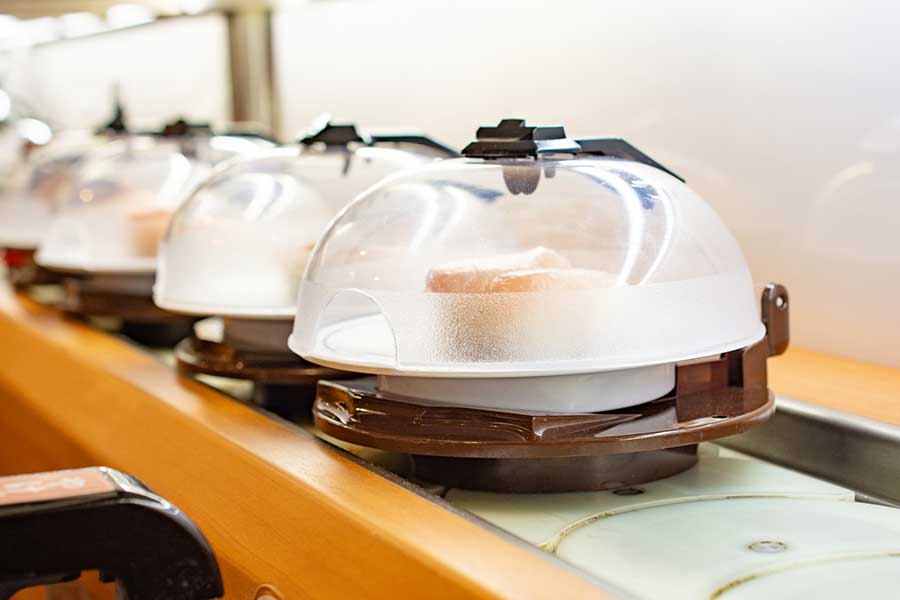 オートマチックに寿司が流れてくる、回転寿司のシステムに感激（写真はイメージ）【写真：写真AC】