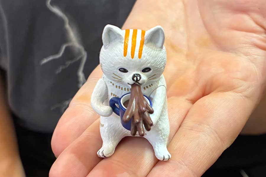 キャスさんが大阪で手に入れた、カプセルトイのフィギュア【写真：Hint-Pot編集部】